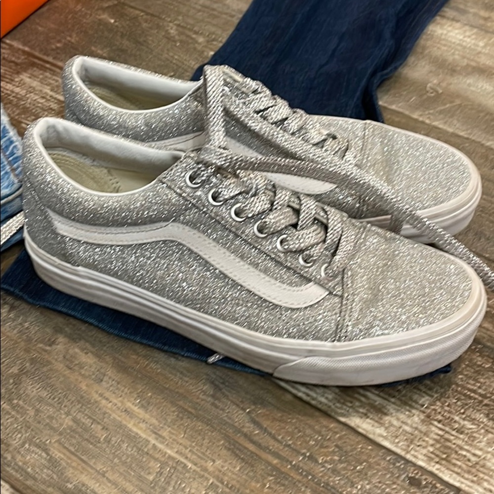 Sparkle vans